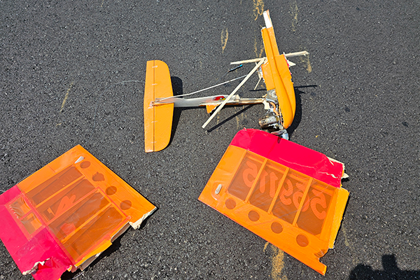 Bad luck befell Doug Mayer's nice SSR model when his upline failed, resulting in a fatal unplanned incursion into terrain on lap