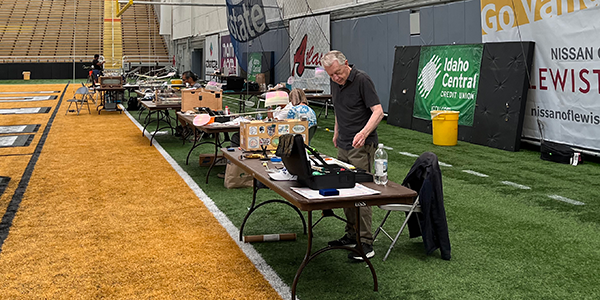 Steve Brown readies his F1D aircraft.