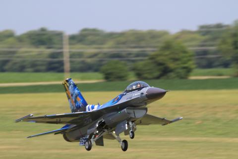 The F-16 entered by Frank Noll is guided by a JR radio and built from a Violett kit. It finished 2nd in Fun Scale High Performance.