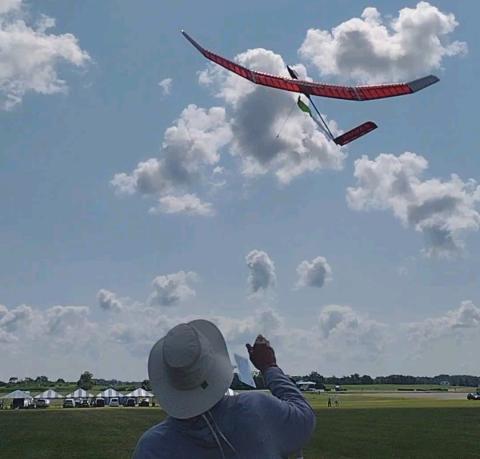 Tom David lunching his F3L sailplane.