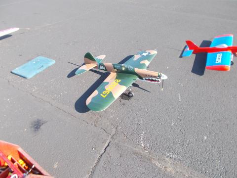 A very nice P-40 flown in Classic.