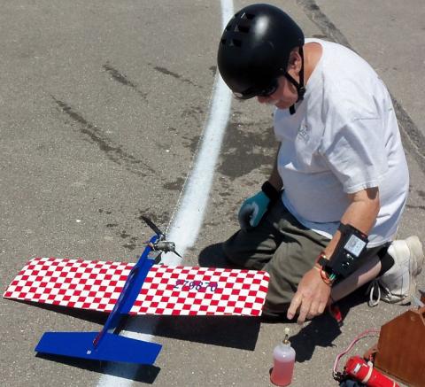 Chuck Barnes warms up his SSR.